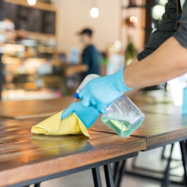 Контроль чистоты в кафе
